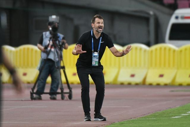 阿瑙离队在即海港物色替身 瞄准“隔壁”！2将最热门